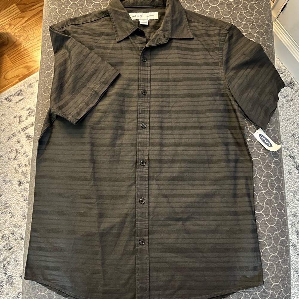 NWT!! Size Small Old Navy Button Down Shirt!
